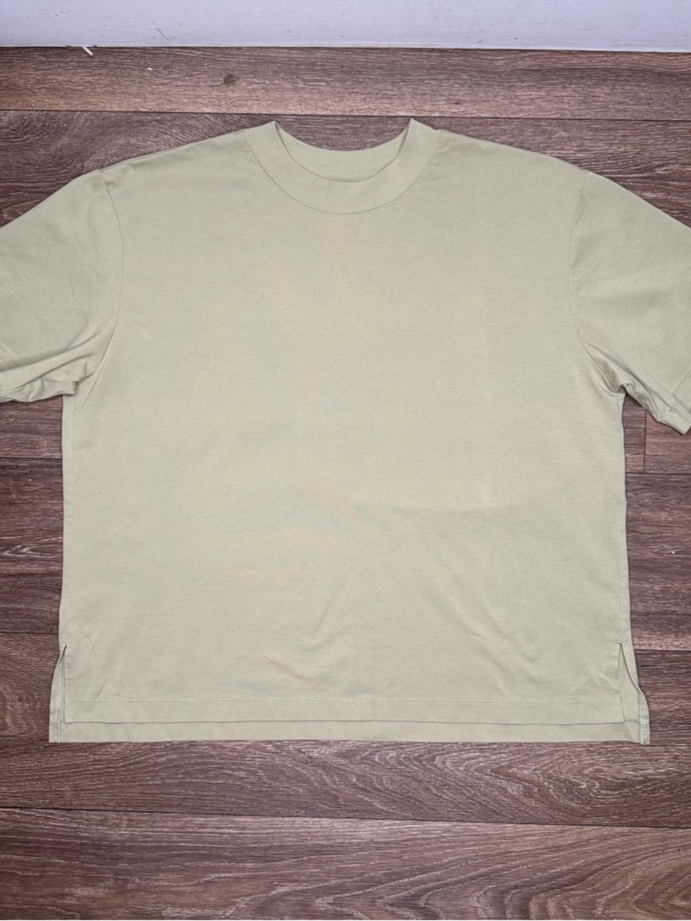 Uniqlo Shirt Mens Large Green Heavyweight Short Sleeve Tee Relaxed Fit